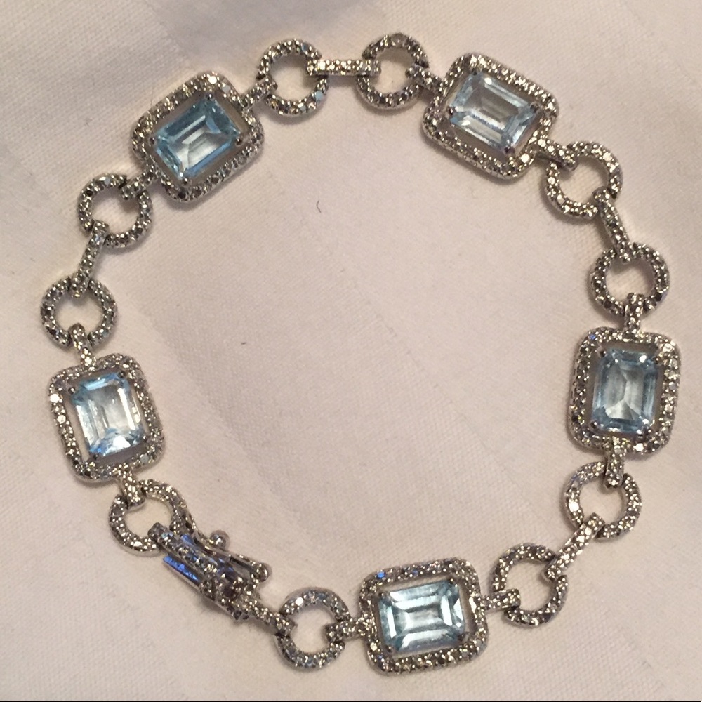 Gorgeous Blue topaz bracelet in sterling silver